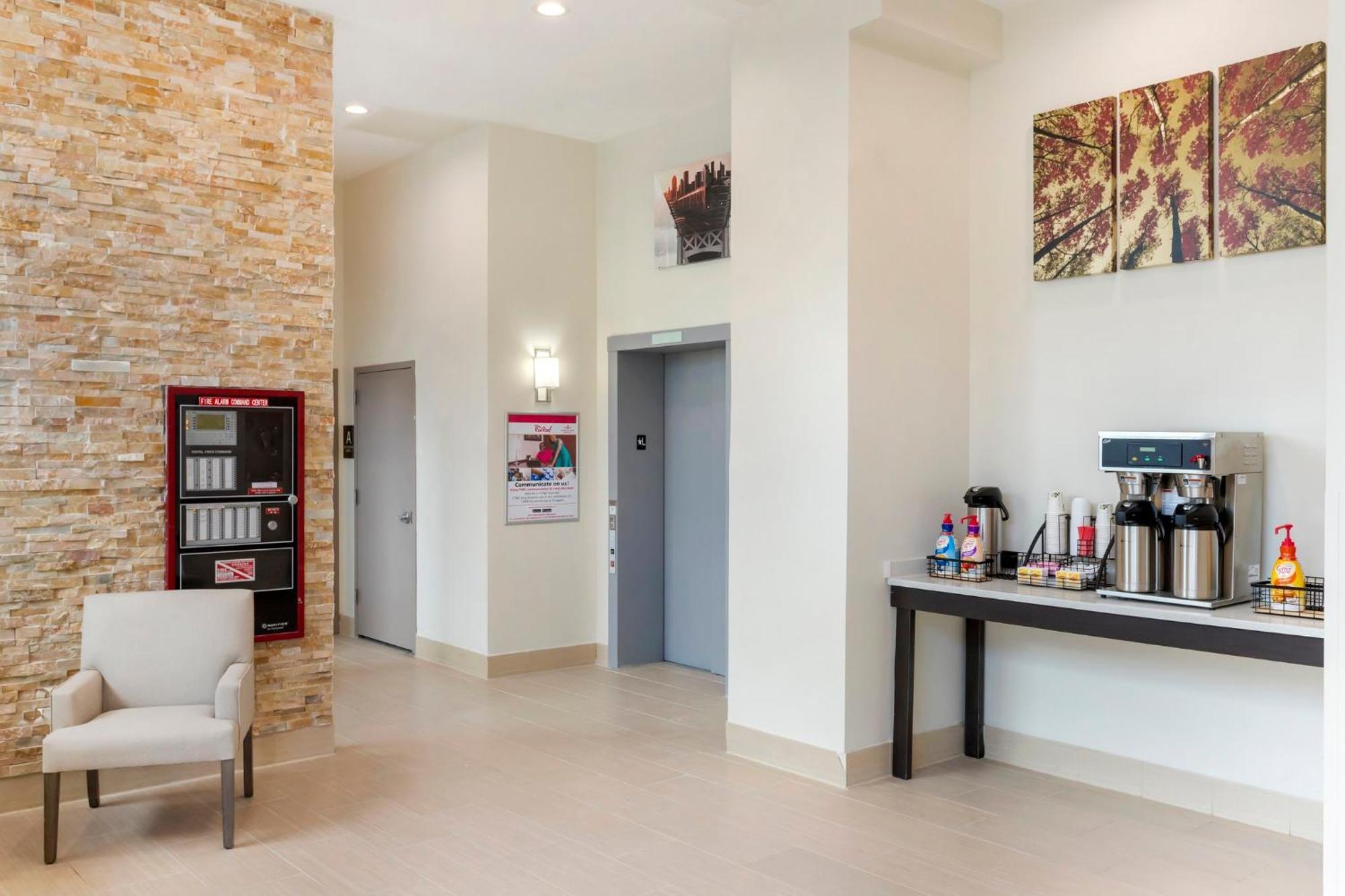Red Roof Inn Plus Jamaica, Ny - Jfk Airport Нью-Йорк Экстерьер фото